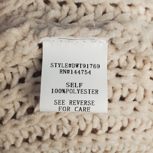 Only 1 left! NWT Yummy Chunky Knit Sweater / Pocket Solid Cream - Picture 4 of 4